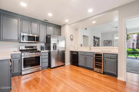 Kitchen - 271 Fieldstone Way #A, Simi Valley, CA 93065 photo 2 of 3