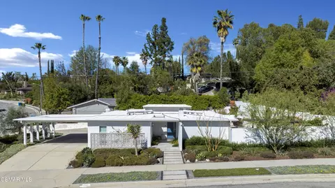 4500 Stark Ave, Woodland Hills, CA 91364