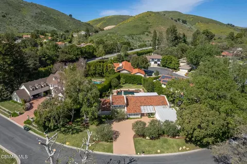 4011 Cresthaven Dr, Westlake Village, CA 91362