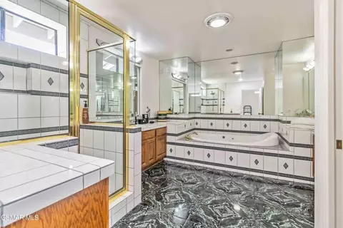 Bath - 3618 Raincloud Ct, Thousand Oaks, CA 91362 photo 3 of 4