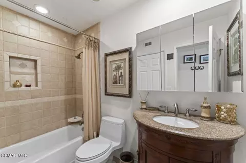 Bath - 2461 Pinewood Pl, Simi Valley, CA 93065 photo 1 of 4