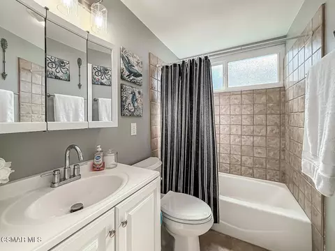 Bath - 2017 Lysander Ave, Simi Valley, CA 93065 photo 1 of 4