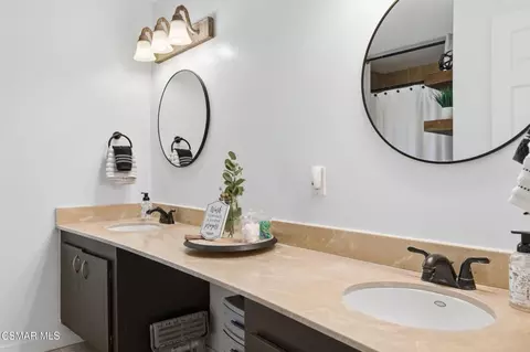 Bath - 1837 Marcella St, Simi Valley, CA 93065 photo 2 of 9