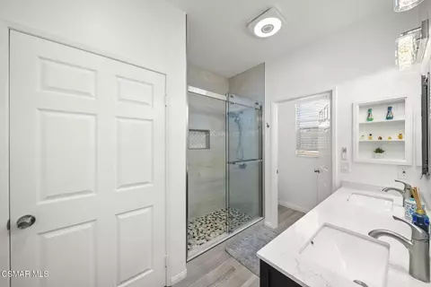 Bath - 1838 Amberleaf Ln, Simi Valley, CA 93065 photo 3 of 3