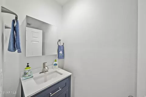 Bath - 1838 Amberleaf Ln, Simi Valley, CA 93065 photo 1 of 3