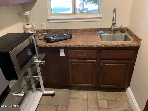Kitchen - 206 Rangely Ct, Simi Valley, CA 93065 photo 6 of 7