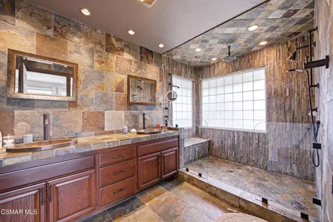 Bath - 206 Rangely Ct, Simi Valley, CA 93065 photo 2 of 5
