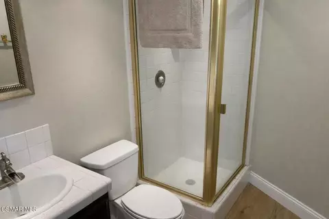 Bath - 206 Rangely Ct, Simi Valley, CA 93065 photo 5 of 5