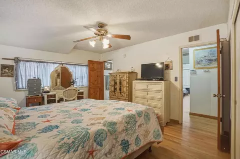 Bedroom - 558 E Hemlock St, Oxnard, CA 93033 photo 4 of 4