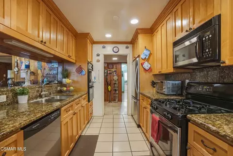 Kitchen - 558 E Hemlock St, Oxnard, CA 93033 photo 1 of 2