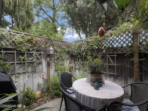 Exterior - 24829 Apple St #E, Newhall, CA 91321 photo 3 of 8