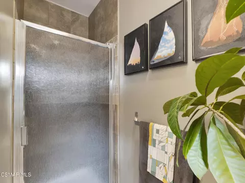 Bath - 24829 Apple St #E, Newhall, CA 91321 photo 3 of 3