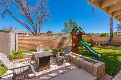 Exterior - 830 Devon Ct, Simi Valley, CA 93065 photo 8 of 9