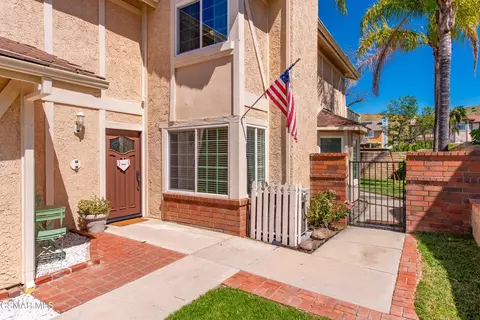 Exterior - 830 Devon Ct, Simi Valley, CA 93065 photo 2 of 9