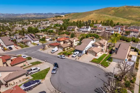 View/Area - 830 Devon Ct, Simi Valley, CA 93065 photo 4 of 8