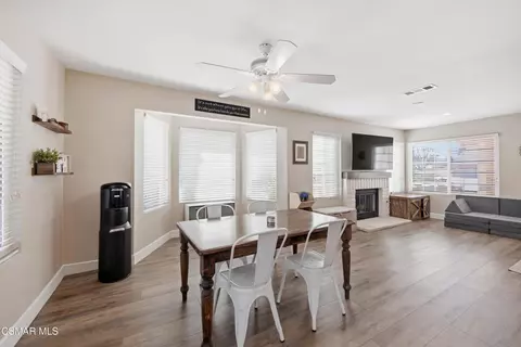 Dining - 830 Devon Ct, Simi Valley, CA 93065 photo 2 of 2