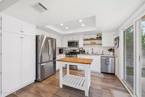 Kitchen - 830 Devon Ct, Simi Valley, CA 93065 photo 2 of 4