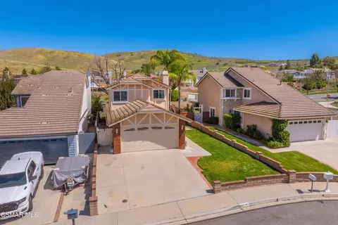 View/Area - 830 Devon Ct, Simi Valley, CA 93065 photo 2 of 8