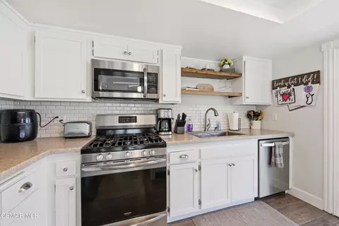 Kitchen - 830 Devon Ct, Simi Valley, CA 93065 photo 3 of 4