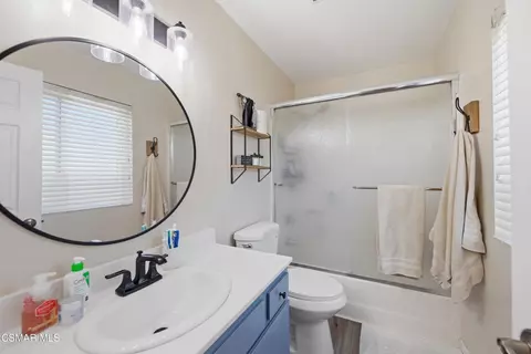 Bath - 830 Devon Ct, Simi Valley, CA 93065 photo 2 of 3