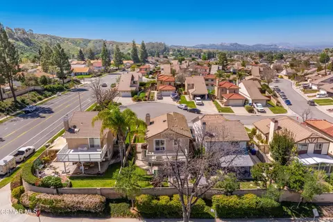 View/Area - 830 Devon Ct, Simi Valley, CA 93065 photo 7 of 8