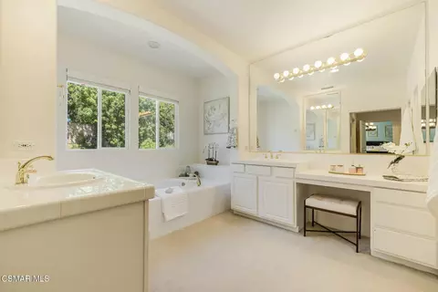 Bath - 57 E Boulder Creek Rd, Simi Valley, CA 93065 photo 7 of 8