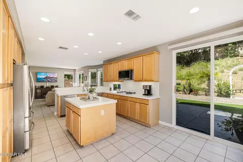 Kitchen - 57 E Boulder Creek Rd, Simi Valley, CA 93065 photo 4 of 5