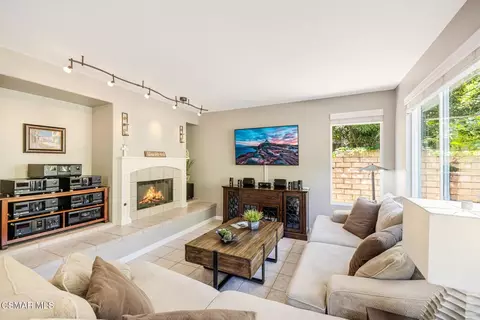 Living - 57 E Boulder Creek Rd, Simi Valley, CA 93065 photo 3 of 3