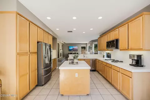 Kitchen - 57 E Boulder Creek Rd, Simi Valley, CA 93065 photo 5 of 5