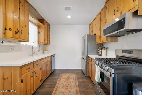 Kitchen - 4600 Adam Rd, Simi Valley, CA 93063 photo 2 of 7