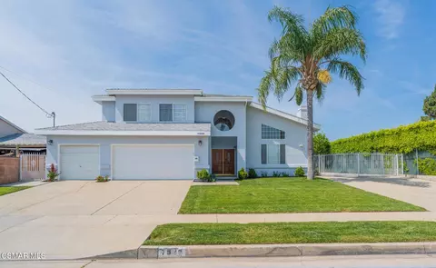 7933 Teesdale Ave, North Hollywood, CA 91605