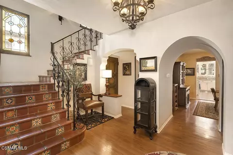 Entry Way - 1234 N Everett St, Glendale, CA 91207 photo 2 of 5