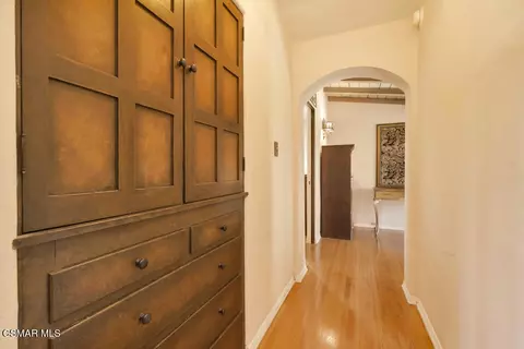 Entry Way - 1234 N Everett St, Glendale, CA 91207 photo 5 of 5