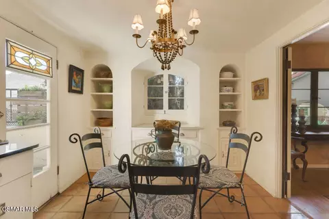 Dining - 1234 N Everett St, Glendale, CA 91207 photo 2 of 3
