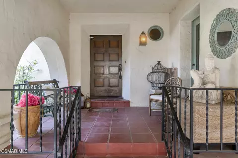 Exterior - 1234 N Everett St, Glendale, CA 91207 photo 5 of 13