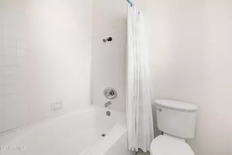 Bath - 752 Wind Willow Way, Simi Valley, CA 93065 photo 2 of 4