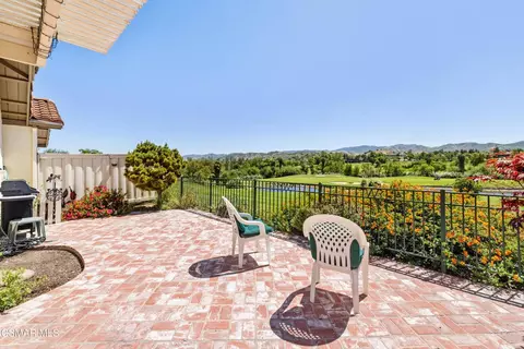 Exterior - 752 Wind Willow Way, Simi Valley, CA 93065 photo 4 of 6