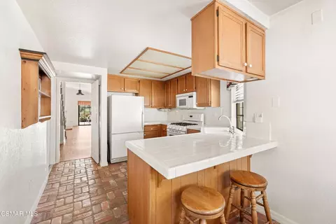 Kitchen - 752 Wind Willow Way, Simi Valley, CA 93065 photo 3 of 3