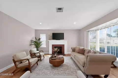 3722 Degnan Blvd, Los Angeles, CA 90018