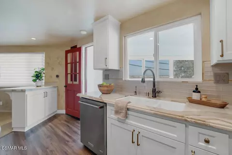 Kitchen - 2825 Panama Dr, Oxnard, CA 93035 photo 2 of 2