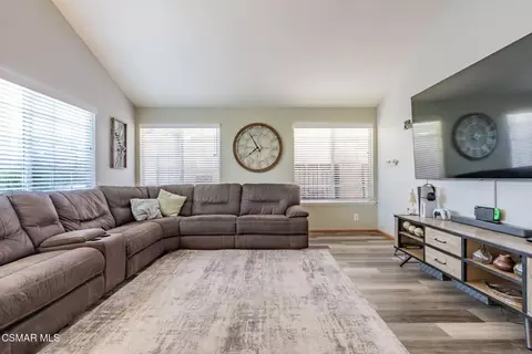 Living - 1816 Hillary Ct, Simi Valley, CA 93065 photo 2 of 3