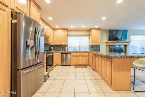 Kitchen - 1816 Hillary Ct, Simi Valley, CA 93065 photo 2 of 7
