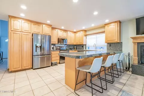 Kitchen - 1816 Hillary Ct, Simi Valley, CA 93065 photo 3 of 7