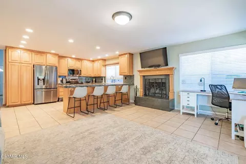 Kitchen - 1816 Hillary Ct, Simi Valley, CA 93065 photo 6 of 7
