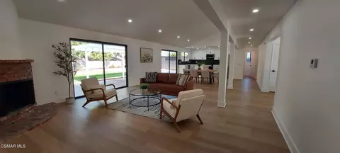 Living - 3477 Vicki Ct, Simi Valley, CA 93063 photo 2 of 2