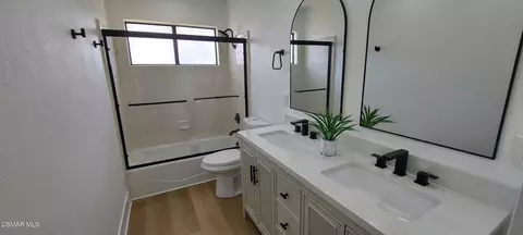 Bath - 3477 Vicki Ct, Simi Valley, CA 93063 photo 2 of 3