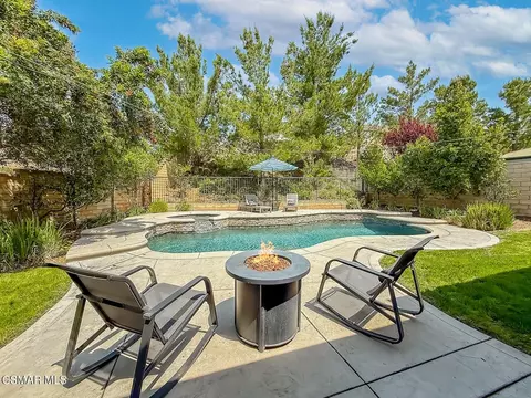 19373 Moriah Ln, Saugus, CA 91350