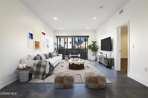 5016 Bakman Ave #104, North Hollywood, CA 91601