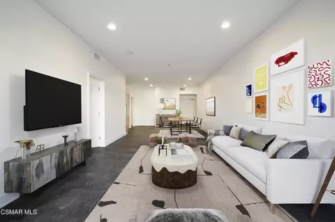 5016 Bakman Ave #104, North Hollywood, CA 91601