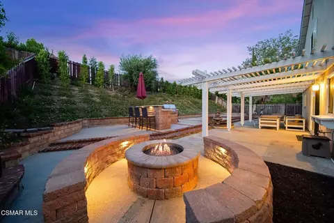 30623 Lakefront Dr, Agoura Hills, CA 91301